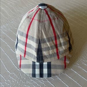Burberry baby boy Cap Size 48